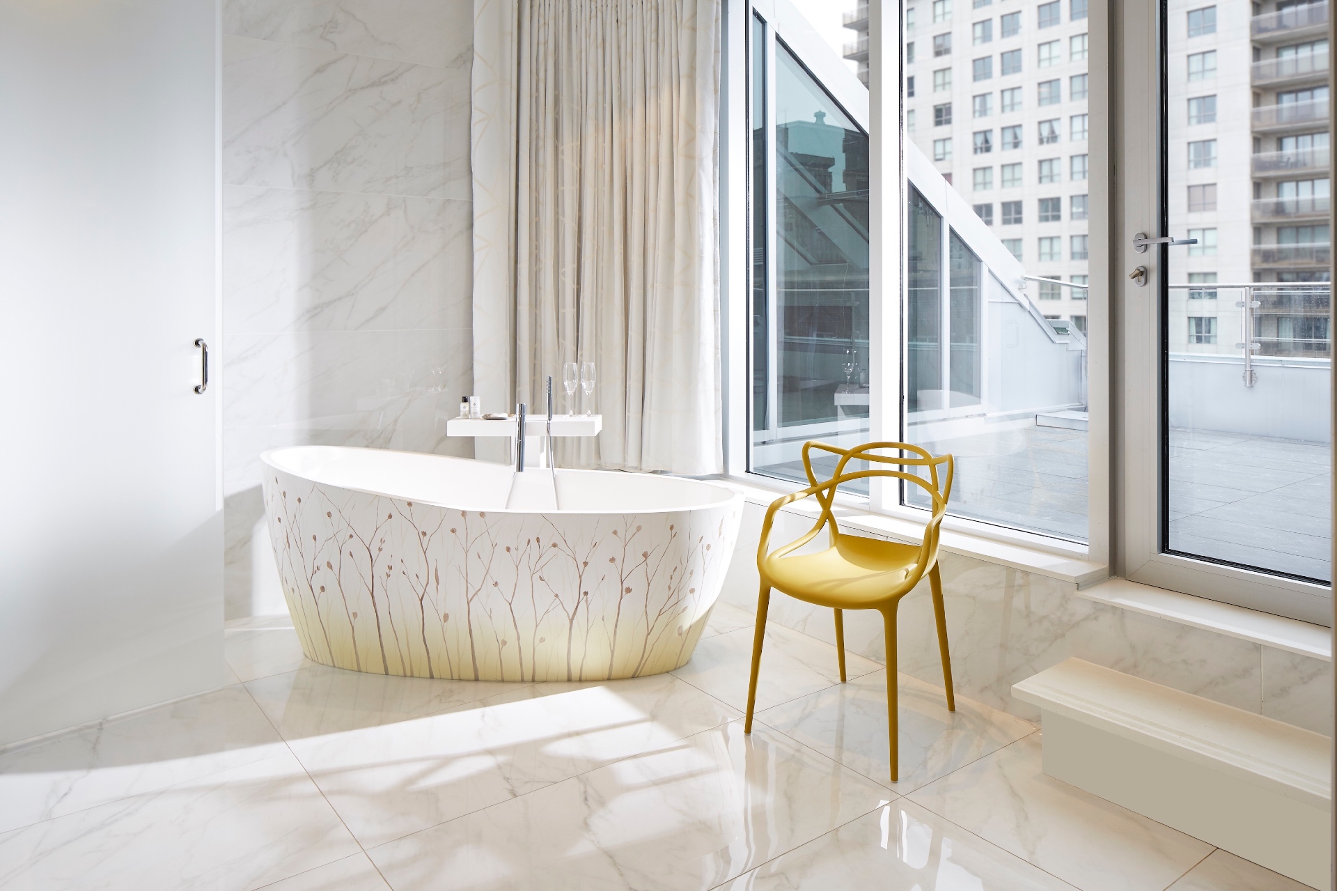 Large format porcelain tiling in Canary Wharf penthouse Large format porcelain tiling in Canary Wharf penthouse
